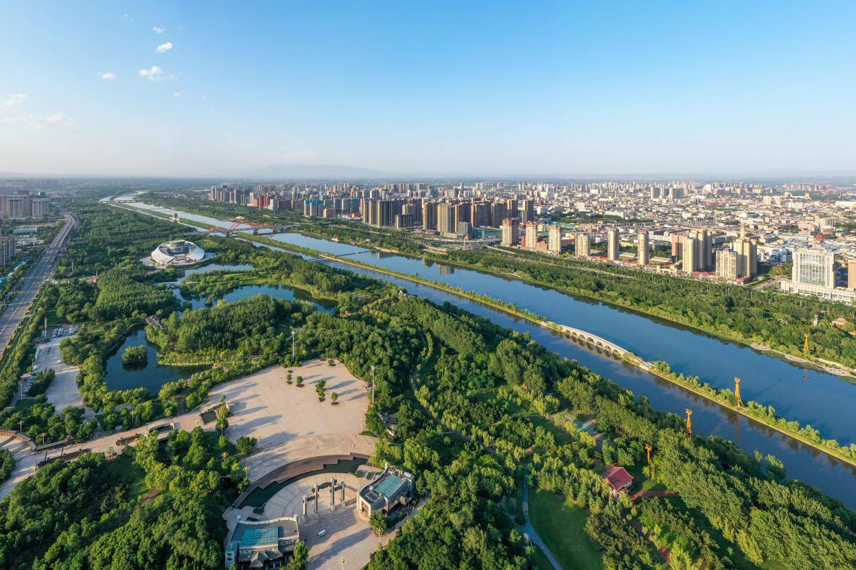 俯瞰臨汾汾河公園如畫(huà)風(fēng)景