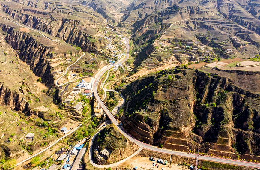  黃河一號旅游公路景色壯美